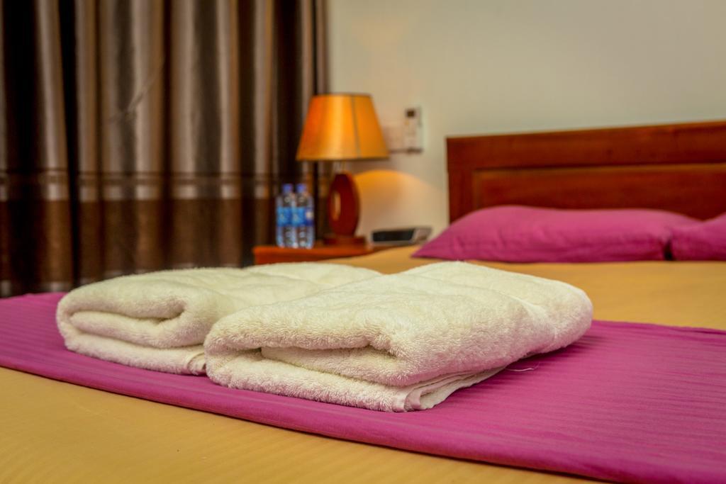 Dayanithi Guest House Jaffna Exterior photo