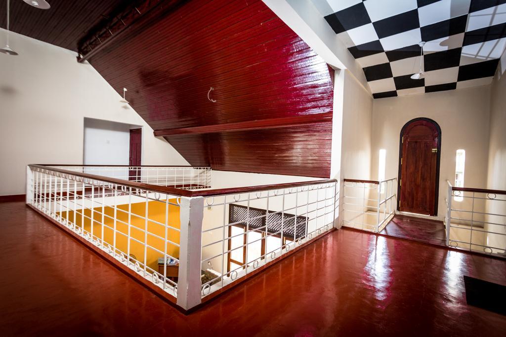 Dayanithi Guest House Jaffna Exterior photo